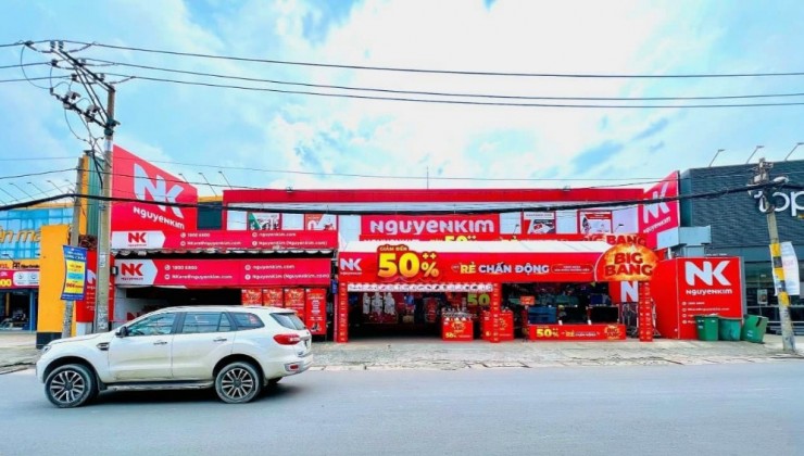 Bán nhà mặt tiền đường Nguyễn Duy Trinh, Quận 2. DT 900m2. Giá 110
tỷ