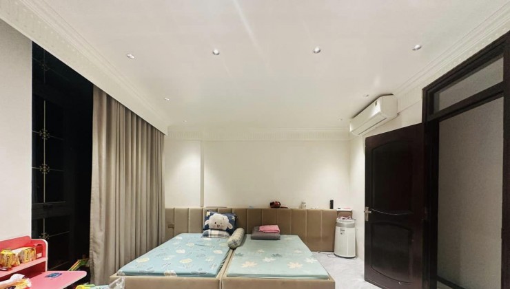 Nhà Mới Đẹp MP Nguyễn Trường Tộ 8 Tầng Hầm 70M2 Thông Sàn 57 Tỷ