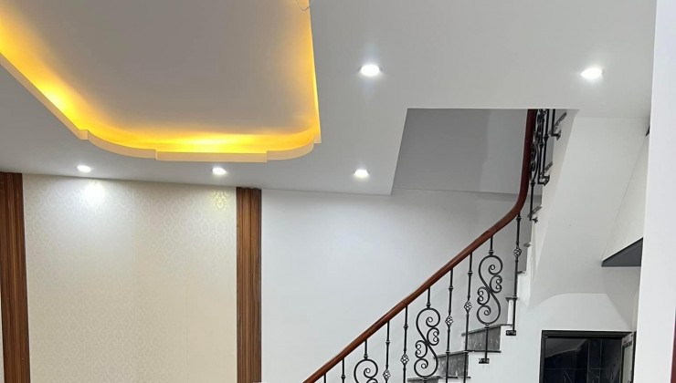 GIẢM 390 TRIỆU - HỘ KHẨU HOÀNG MAI - 42M2 - 5 TỶ 9 - Ô TÔ KINH DOANH - SỔ ĐỎ VUÔNG NHƯ TỜ A4