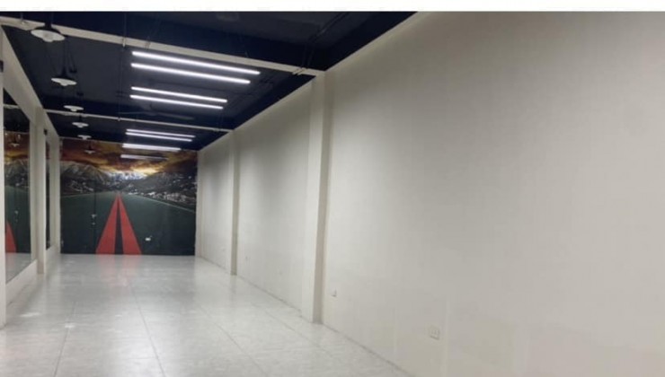 CHO THUÊ sàn văn phòng tại Ngã Tư sở DT335m2 thông sàn giá thuê ibox lh 0981263018