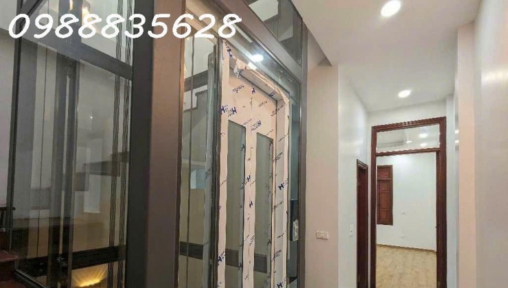 ( Đặc Biệt), Khương Mai,Thanh Xuân. 48m2 MT 5.2 m, Ảnh thật 100%.
Tầng 1: Gara, kinh doanh + Wc.