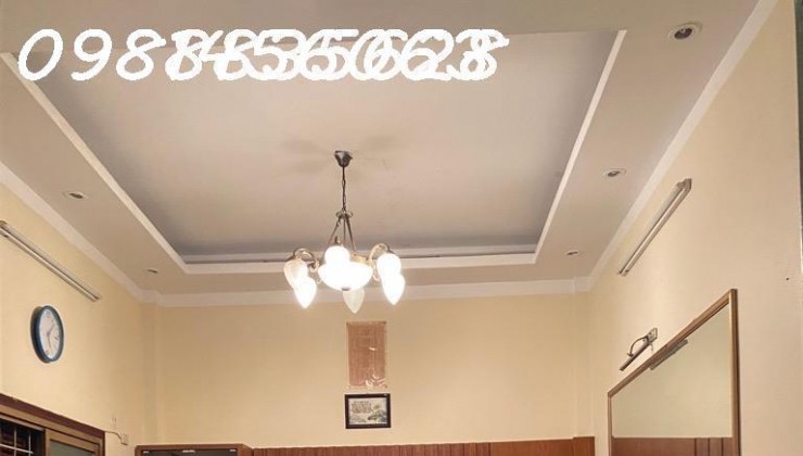 BÁN NHÀ ĐỐNG ĐA ĐẸP LUNG LINH, được chủ nhà cơi nới thêm rất rộng đẹp đủ tiện nghi sang trọng hiện đại.  Tiện nghi xung quanh đầy đủ trợ trường