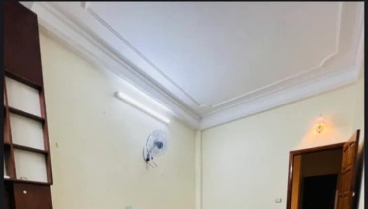 Chính chủ bán nhà Nguyễn Khang, quận Cầu Giấy, lô góc, Dt: 45mx4t, nhỉnh 9 tỷ, nhiều tiện ích