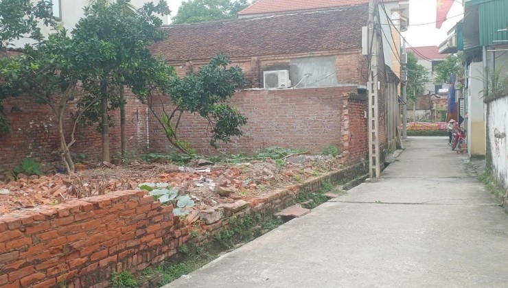 CC gửi bán lô đất 70.5m2, Đông Phương Yên, lô góc, ô tô, ngõ thông, giá chưa đến 1 tỷ.