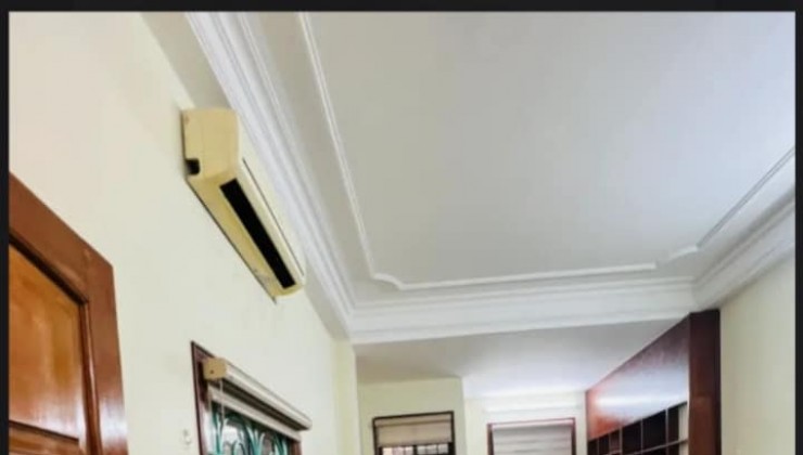 Chính chủ bán nhà Nguyễn Khang, quận Cầu Giấy, lô góc, Dt: 45mx4t, nhỉnh 9 tỷ, nhiều tiện ích