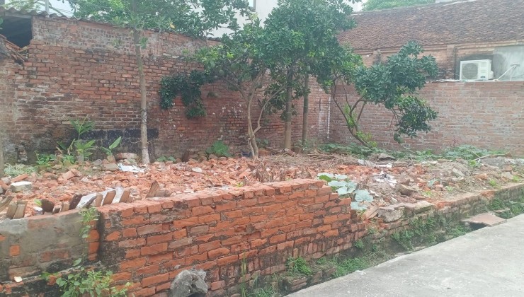 CC gửi bán lô đất 70.5m2, Đông Phương Yên, lô góc, ô tô, ngõ thông, giá chưa đến 1 tỷ.