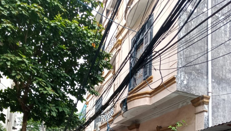 Chính chủ bán nhà Nguyễn Khang, quận Cầu Giấy, lô góc, Dt: 45mx4t, nhỉnh 9 tỷ, nhiều tiện ích
