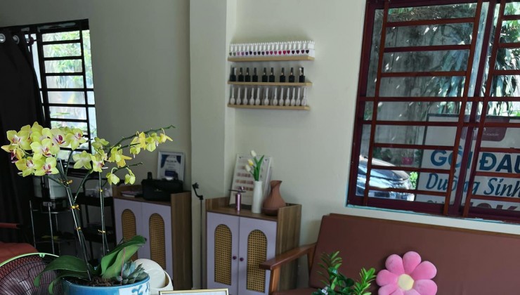 SANG TIỆM NAIL HẺM 210 PHAN TRUNG, KHU PHỐ 7, PHƯỜNG TÂN TIẾN