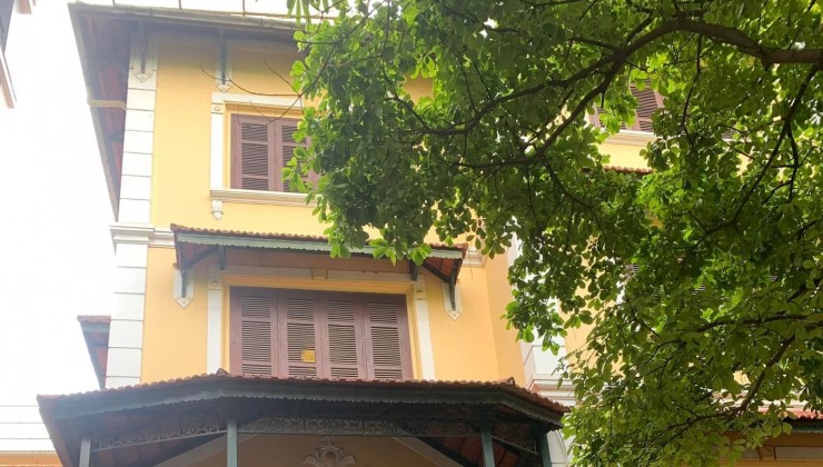 TRUNG TÂM CẦU GIẤY - 7 TẦNG THANG MÁY - GARA Ô TÔ 7 CHỖ - NGÕ THÔNG VÒNG QUANH - NHÀ XÂY MỚI TINH SIÊU ĐẸP. Thông tin chi tiết :
- Ngõ Hoa Bằng,