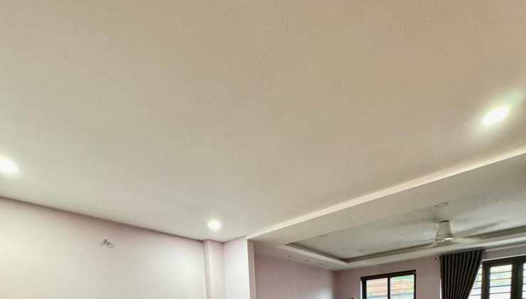 Bán Nhà Mặt Ngõ Hào Nam, DT 62x7T, Thang Máy, Ngõ Ô Tô, Kinh Doanh, 1 Nhà Ra Phố, Chỉ 20 Tỷ