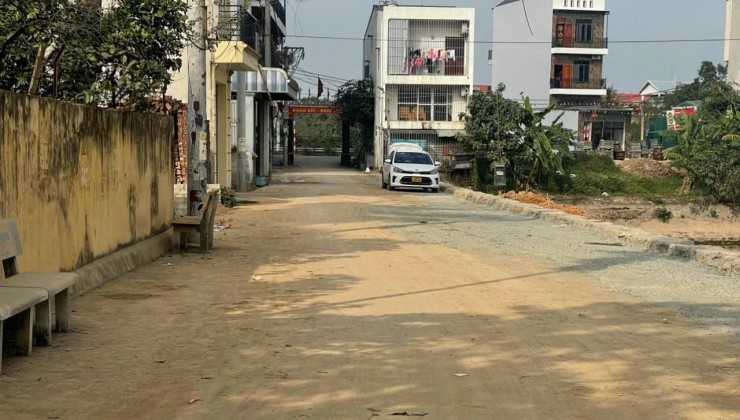 Cc gửi bán lô đất 80m2, giá chỉ 2.x tỷ, nằm tại vị trí đắc địa nhất của xã Hợp Đồng - Chương Mỹ - Hà Nội.