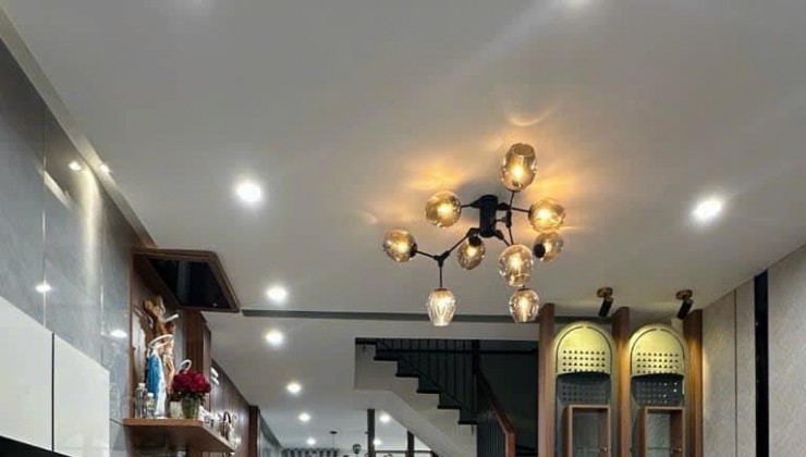 SAU 1 CĂN RA MẶT PHỐ - Ô TÔ 4 CHỖ ĐẬU CỬA P 65M2 x 2 TẦNG VỊ TRÍ ĐẸP - GẦN LOTTE MART VÀ CITY LAND -