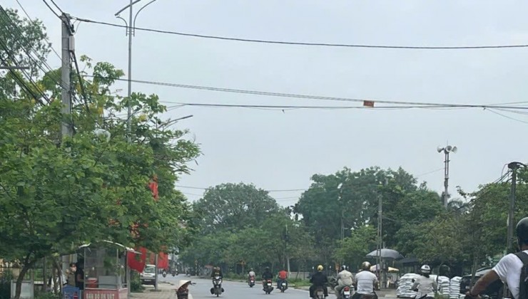 Cc gửi bán 57.5m2, tại xóm Làng, Đại Yên, Chương Mỹ, Hà Nội, nhưng chỉ tính tiền với diện tích hơn 46m2, mt 3.72m (tức được tặng không tầm hơn 11m2),