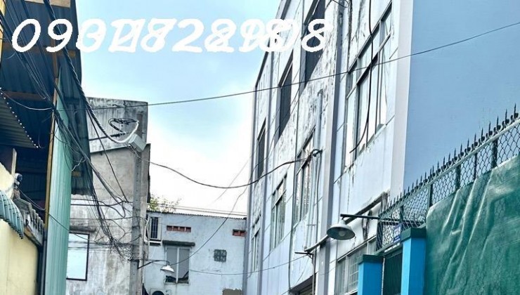 Mặt tiền gần Tạ Quang Bửu, xe hơi đậu cửa, chỉ 10ty4