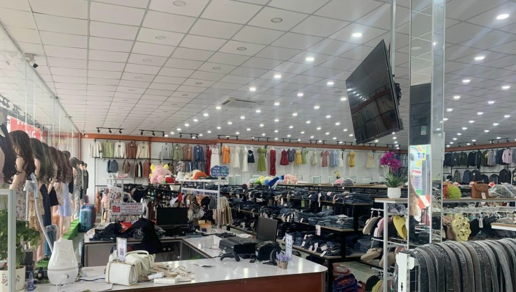 Sang nhượng Shop vị trí ngay cổng khu công nghiệp đầu thị trấn Thủ Thừa - Long An