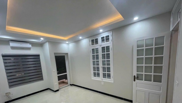 Hàng Hiếm Nguyễn Văn Cừ Long Biên lô góc 3 mặt thoáng 53.3m ô tô tránh ngay trung tâm 5 tầng VP