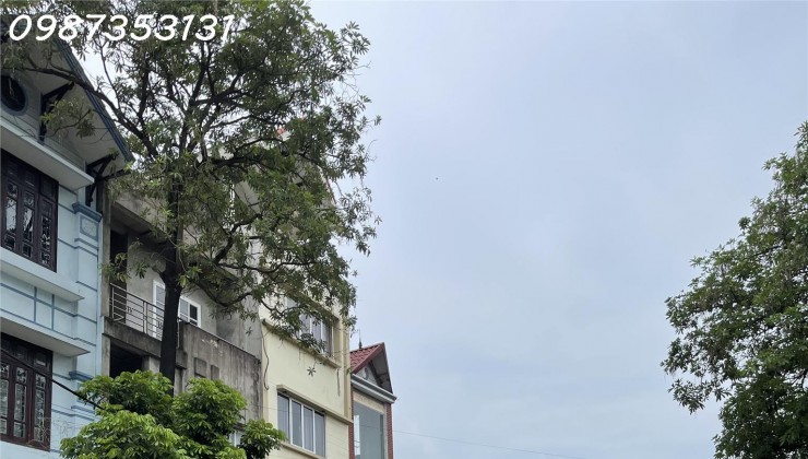 Bán 100m2 đất Vân Nội, Đông Anh  vuông vắn full thổ cư- đường 8m vỉa hè, hoạt động đỉnh