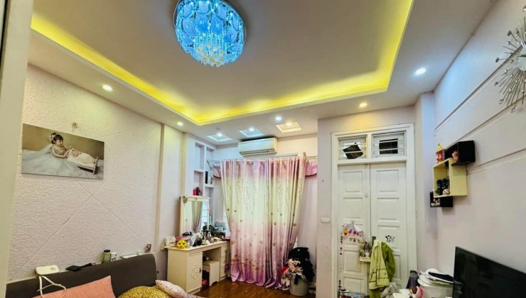 Bán nhà Trường Chinh, Thanh Xuân, gần phố, diện tích 55m2, 5 tầng, hơn 8 tỷ