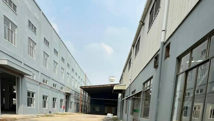 Kho xưởng cho thuê kcn Mỹ Phước Bến Cát BD. Diện Tích Đất: 20.000 m².Diện Tích Xưởng: 14.000 m².Trạm Điện: 1000 KVA.PCCC: Đầy đủ