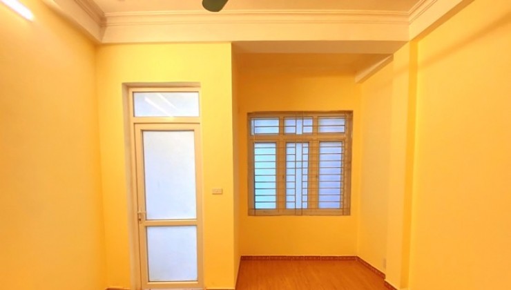 Bán nhà Quan nhân, ô tô đỗ cửa, view hồ, 100m2x5T, nhỉnh 10 tỷ