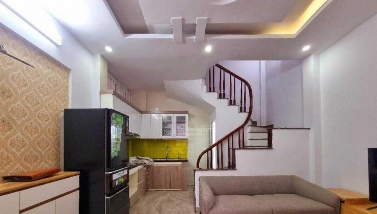 ĐẸP ! NHÀ RIÊNG PHẠM VĂN ĐỒNG 40M2 XÂY 5 TẦNG GIÁ CHỈ NHỈNH 5 TỶ .