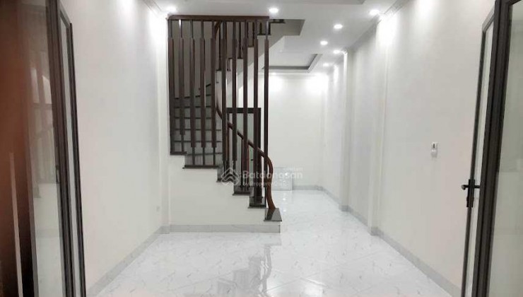 Nhà chia lô Gốc Đề ngõ thông dt 48.3m2 xây dựng 41m² x 5T, giá 5,9 tỷ.