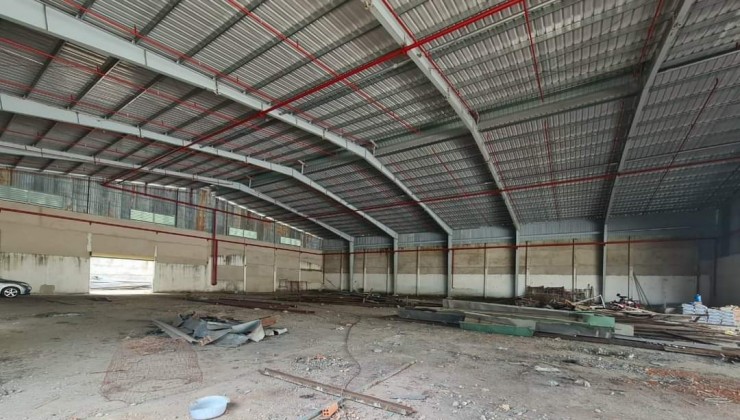 Kho xưởng cho thuê kcn Mỹ Phước Bến Cát BD. Diện Tích Đất: 20.000 m².Diện Tích Xưởng: 14.000 m².Trạm Điện: 1000 KVA.PCCC: Đầy đủ