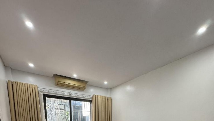 Bán nhà Đẹp Hoàng Cầu, 2 ô tô tránh, dân xây, ở VIP, 75m2x3T, 13.99 tỷ