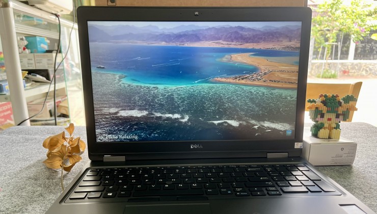 Dell 3530 i7 gen 8th / ram 16g/ ssd 256g/ vga rời quado 4g + vga onboard 4g/ màn hình 15.6