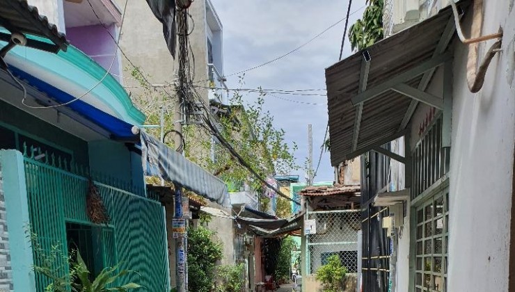 Bán gấp nhà đường Tân Hòa Đông, Bình Tân, 20m2, 2 tầng, hẻm rộng thoáng, chỉ hơn 1tỷ