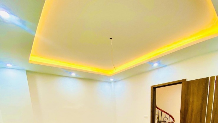 Tôi chủ nhà cho thuê cả nhà mới đẹp, Khu Quang Trung, 80m2x 4.5T- 17 Tr, VP, KD