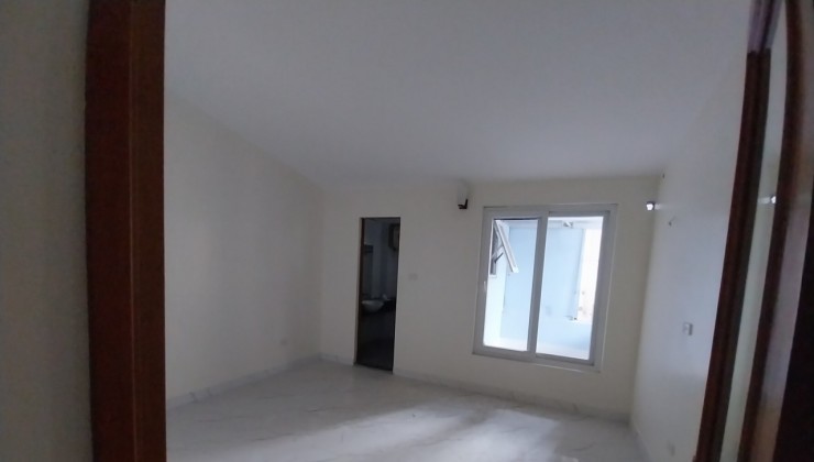 Nhà mới, mình chính chủ cho thuê, 91m2_ 4T; 24 Tr. Kinh doanh, VP. Liễu Giai