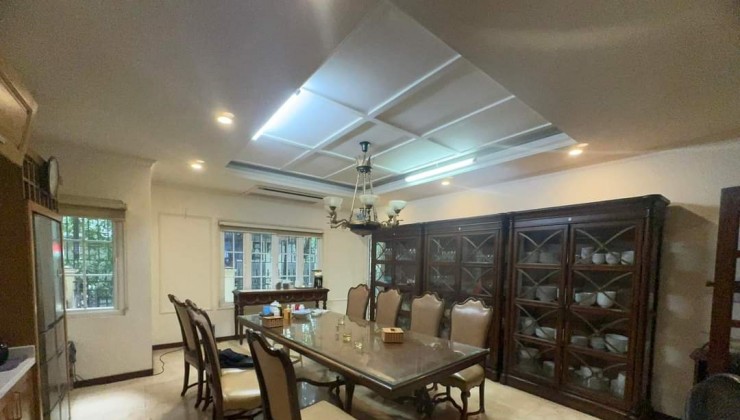 Siêu Đẹp, Liền Kề Quận Hai BÀ Trưng, Phố Trương Định, 95m x 5T. Giá 28 tỷ