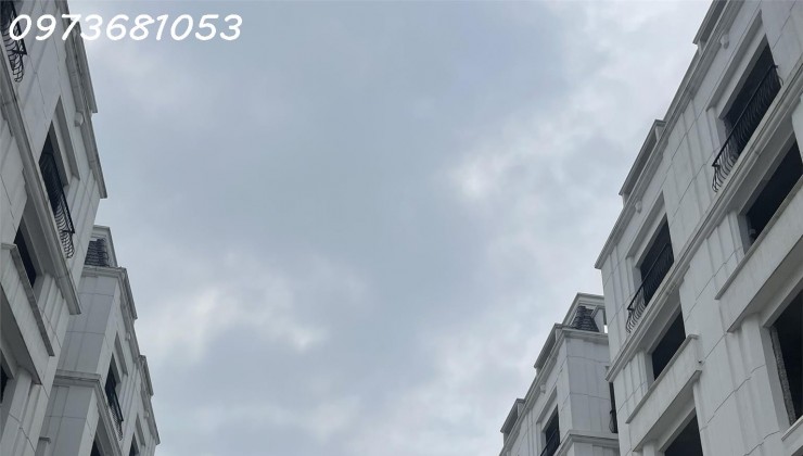 Bán nhà 6 tầng mặt đường 42m nối 2 khu công nghiệp Yên Phong kinh doanh được ngay