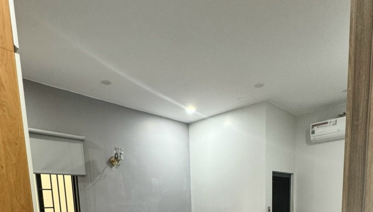 Bán nhà ngang 5,3 m - căn góc 3 mặt tiền hẻm xe hơi đường Nguyễn Kim quận 10  giá 14 tỷ - DT 70 m2