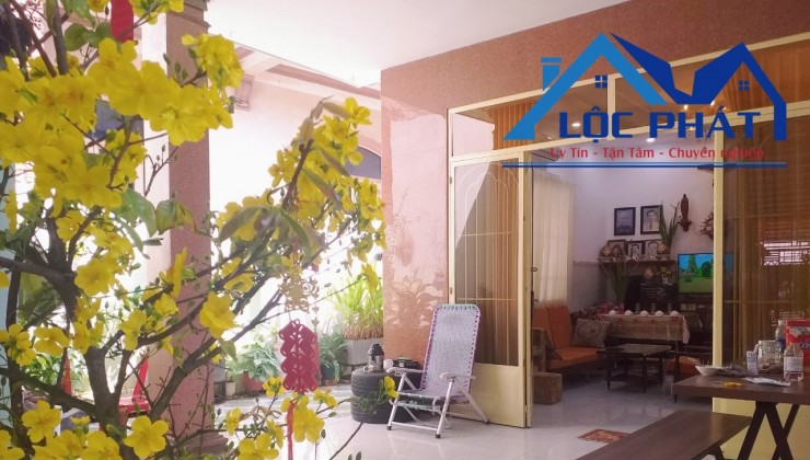Bán nhà MẶT TIỀN Nguyễn Văn Tỏ 200m2, Long Bình Tân, bán gấp trong tháng giá siêu ưu đãi