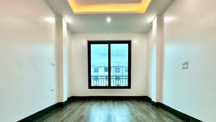 Nhà mới La Khê 35m2 x 5 tầng, đường Ô TÔ, Kinh doanh, gần chợ, hàng xóm Park city, giá thỏa thuận