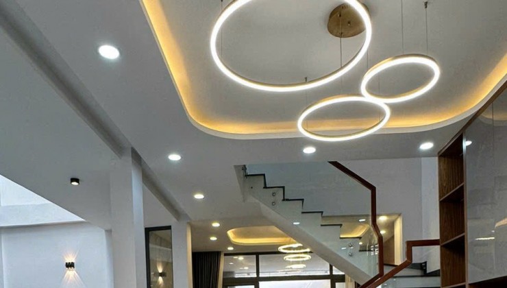 Nhà đẹp 87m2 có hồ bơi, hẻm xe hơi đậu trong nhà Phạm Văn Chiêu, P14, GV