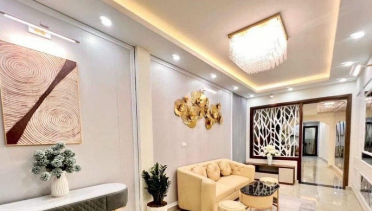 Nhà đẹp dân xây  giá êm phố Minh Khai, Hai Bà trưng. 72 m2 chỉ 8.7 tỷ.