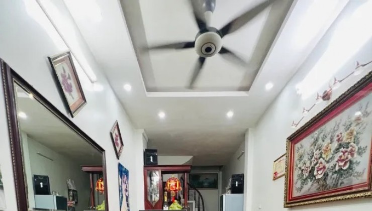 BÁN NHÀ: Trần Thái Tông .DT: 30m2 - 5 tầng - MT 3m - 7.5 tỷ