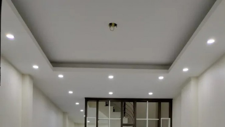 Ngọc Thụy nhà mới 39m2, 4 tầng, mặt tiền 3.8m, 4.5 tỷ Long Biên.