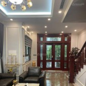 Cần bán nhanh biệt thự SL 122,5m2, vị trí đẹp và hoàn thiện tỉ mỉ và đẹp chất lượng, tại VinhomesTL