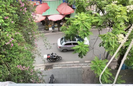 Bán nhà phố Bạch Mai,Hà Nội chỉ 4.3 tỷ, dt 45m2, nhà 4 tầng, vài bước chân ra phố lớn.