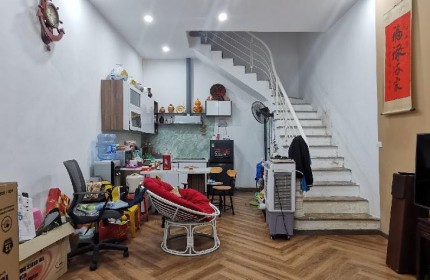 Bán nhà Định Công Thượng, mặt ngõ, lô góc, ngõ thông, oto qua cửa, kinh doanh, giao thông thuận tiện 45 5.7 tỷ