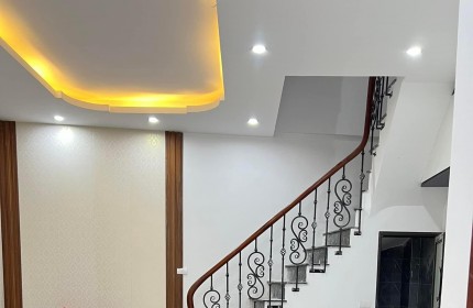 GIẢM 390 TRIỆU - HỘ KHẨU HOÀNG MAI - 42M2 - 5 TỶ 9 - Ô TÔ KINH DOANH - SỔ ĐỎ VUÔNG NHƯ TỜ A4