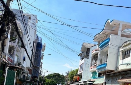 GẦN UBND P10, BỆNH VIỆN HỒNG ĐỨC -- NHỈNH 4 TỶ VÀO Ở NGAY VỊ TRÍ HIẾM  CÓ NHÀ 5 TẦNG ĐẦY ĐỦ NỘI THẤT