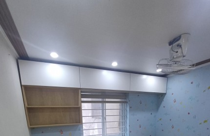 Tôi Bán Căn Tập Thể Tầng 2 Phố Hoàng Hoa Thám- Ba Đình - 70m2 - Giá 2.65 Tỷ( Có Bớt)
- Thiết kế: 
Gồm: 1 Phòng Khách, 1 Bếp và 2 Phòng Ngủ, 2 wc
-