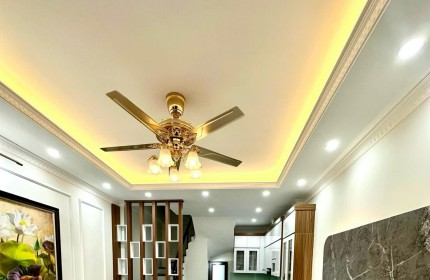 Bán nhà 5 tầng MỚI TOANH phố Hoàng Sâm - Cầu GIấy 40m2i - Vị trí đắc địa, giá cực tốt!