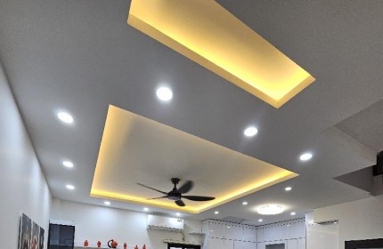 Bán nhà phố Bồ Đề DT44m2, 5 tầng , Ô tô đỗ cửa . Nội thất sang trọng , Giá chào 6.3 tỷ