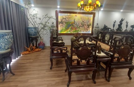 Hiếm!Bán ngôi nhà đẹp Vương Thừa Vũ, xe con hạn chế,  phân lô, 140m2x3T, 2x tỷ